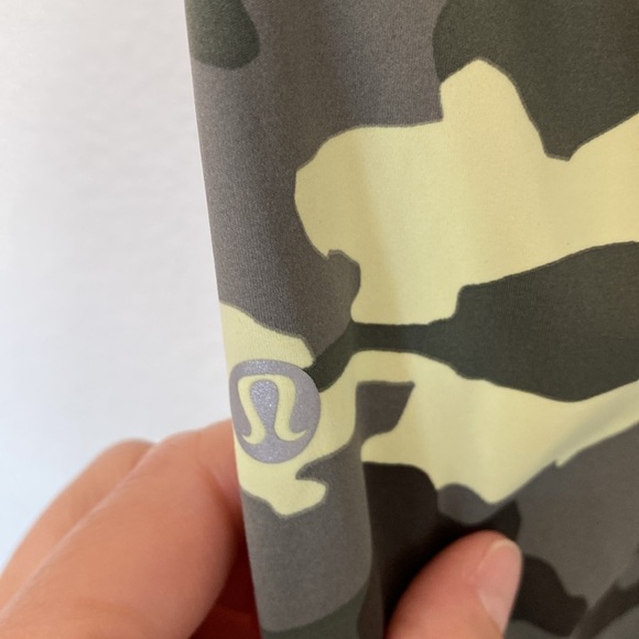 Lululemon Fast and Free camo leggings Sz 8 and 10 EUC - Picture 4 of 6